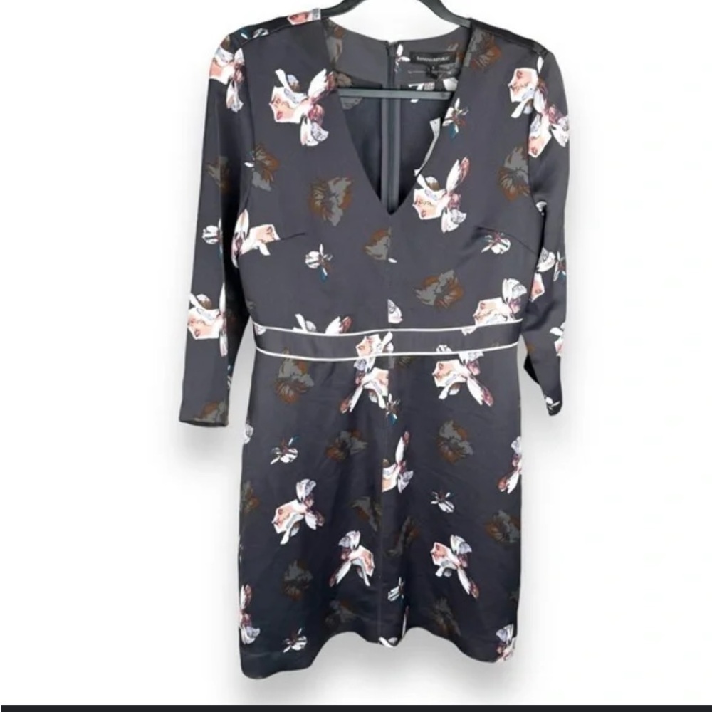 BANANA REPUBLIC FLORAL V-NECK FIT-AND-FLARE DRESS